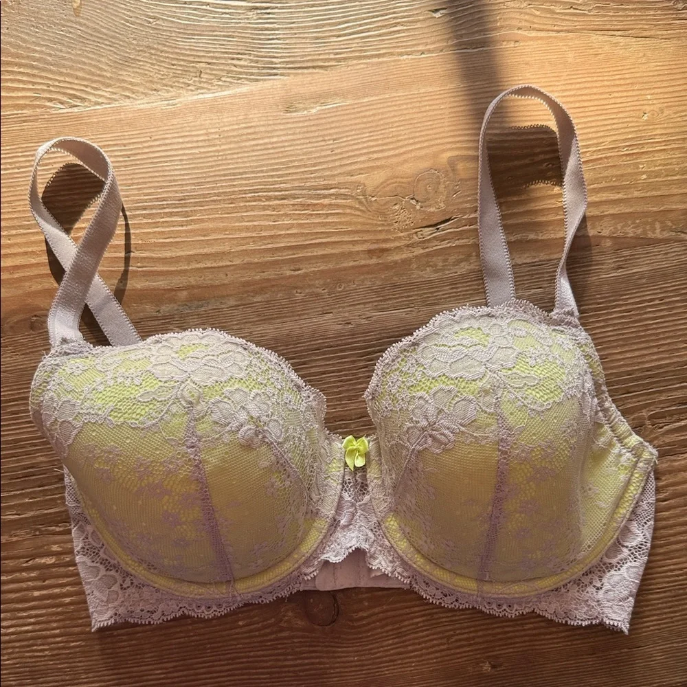 Victoria's Secret Lace Bra in Light Yellow and Cream